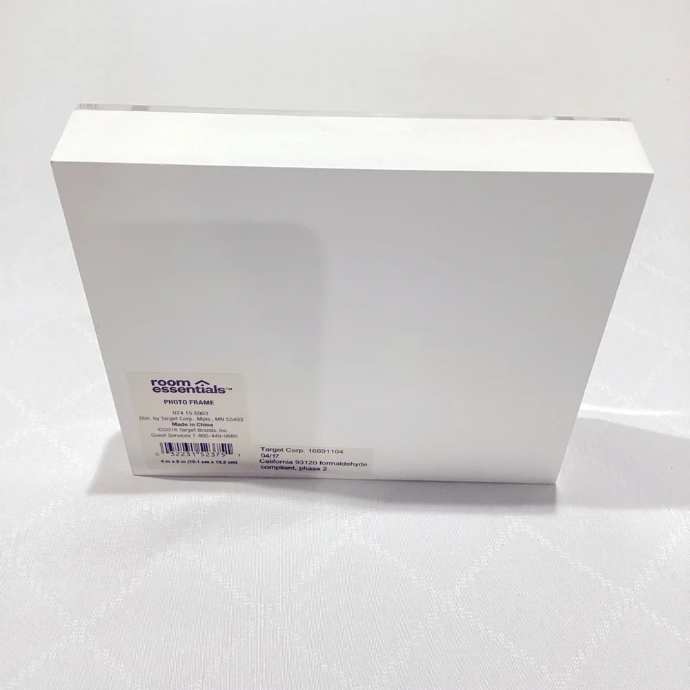 FREE White 4x6 Photo Frame Magnetic